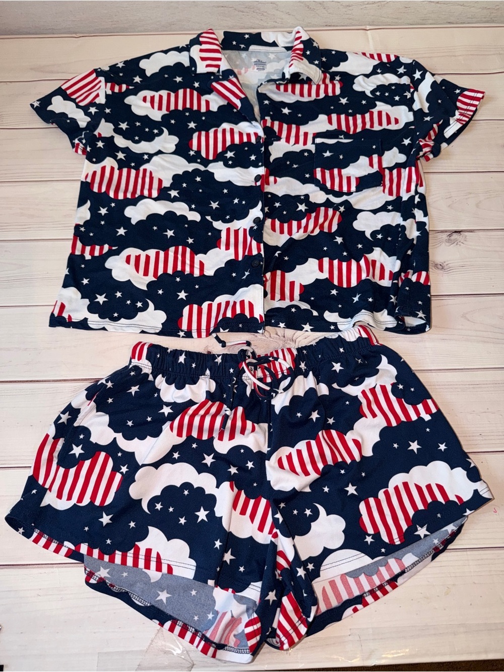 Way to Celebrate Patriotic Pajama Set XS Red White Blue Cloud Print Shorts set